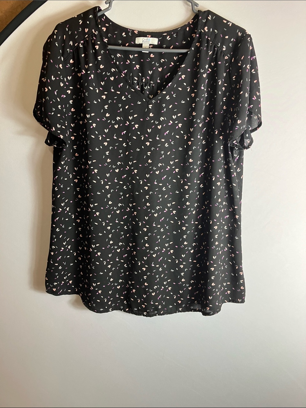 croft & barrow Black V-Neck Short-Sleeve Blouse with Pink & White Print